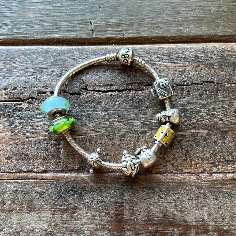 Pandora bracelet 7.5” with 8 beads - Picture 2 of 7